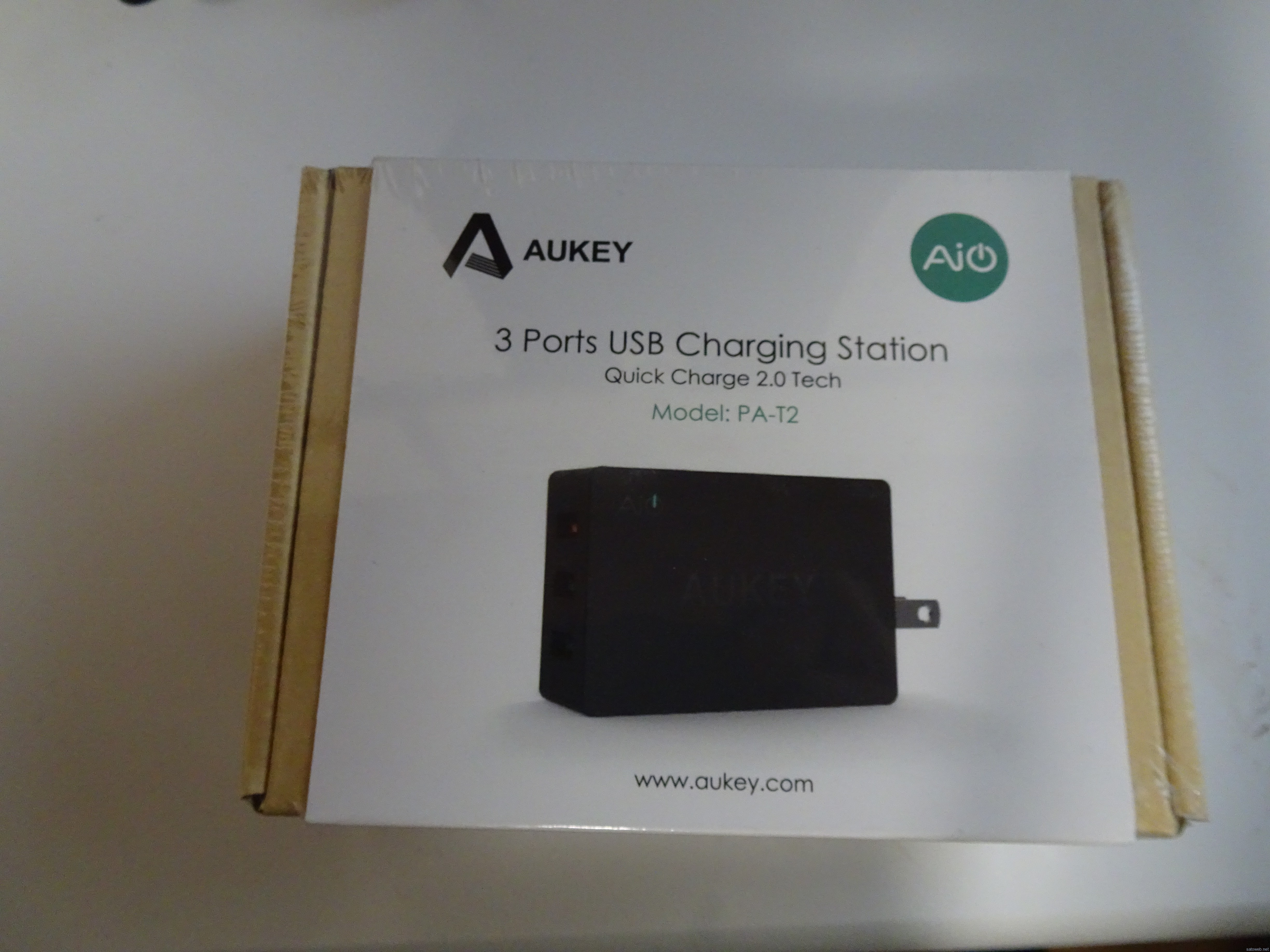 Aukey 3ポート Quick Charge 2.0 超急速充電対応USBアダプタ PA-T2(ホワイト)を試す。