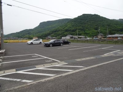 駐車場は割と広い