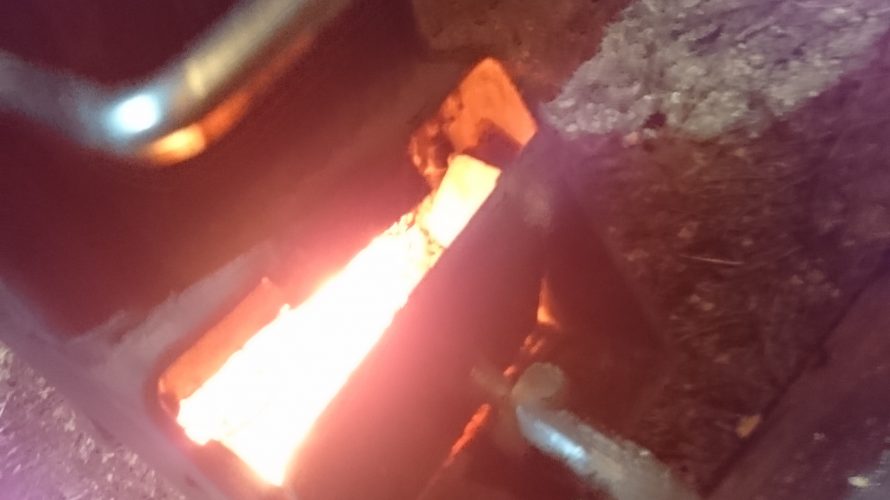 自作ロケットストーブもどきを試すべく「笠置キャンプ場」へ行ってきた。